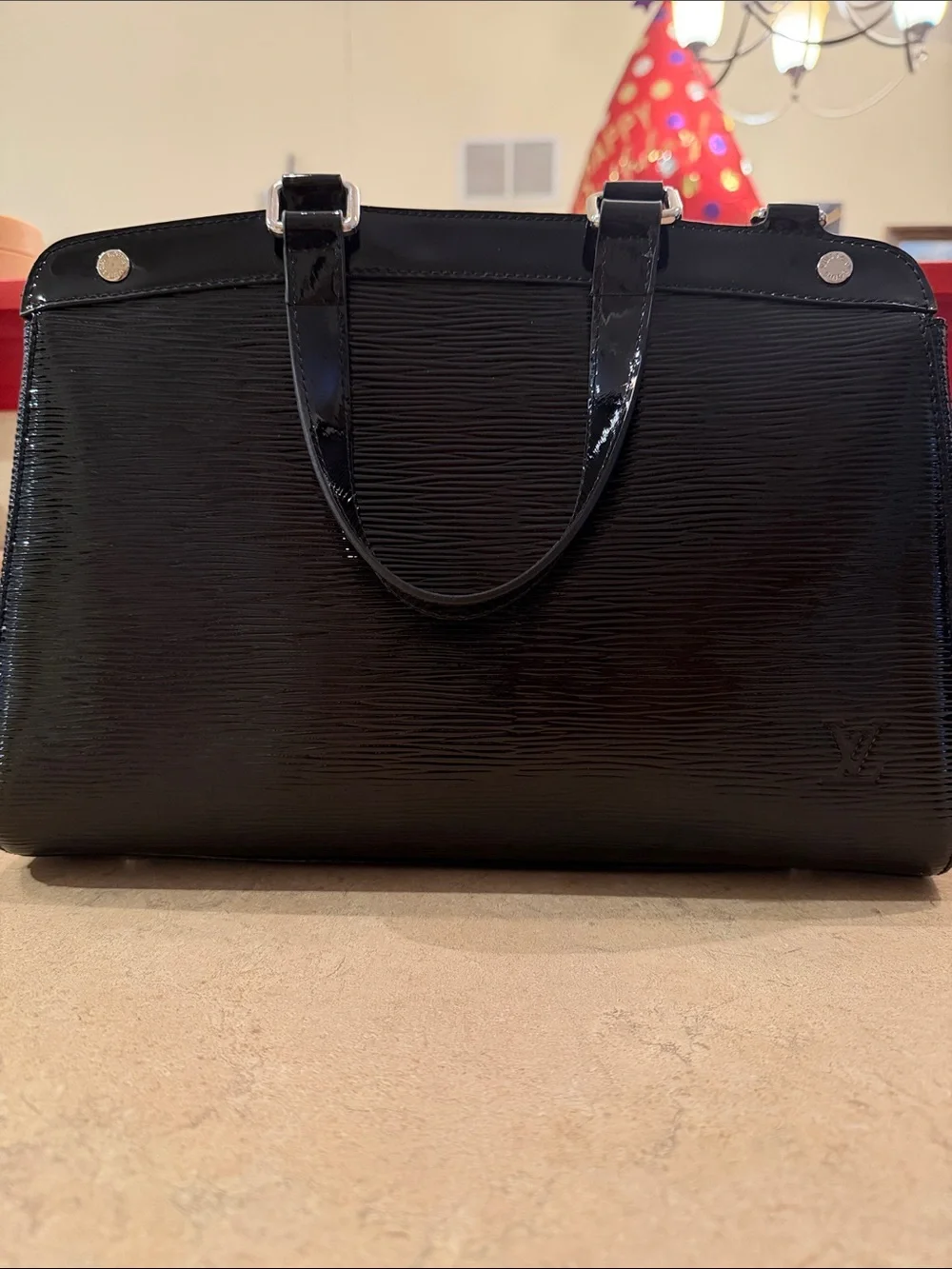 Louis Vuitton electric epi Brea: damaged